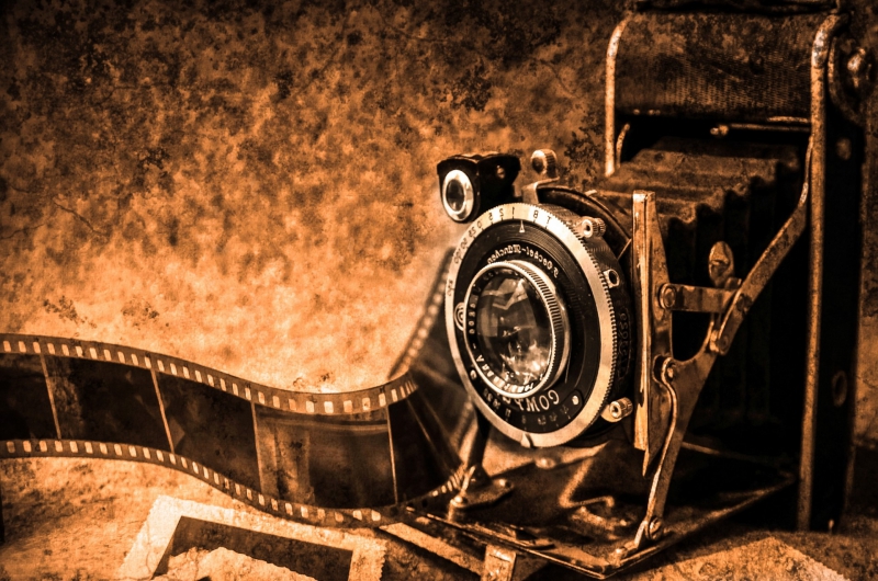 photographe-SAUZE-min_light-wood-night-camera-photography-vintage-1245236-pxhere.com